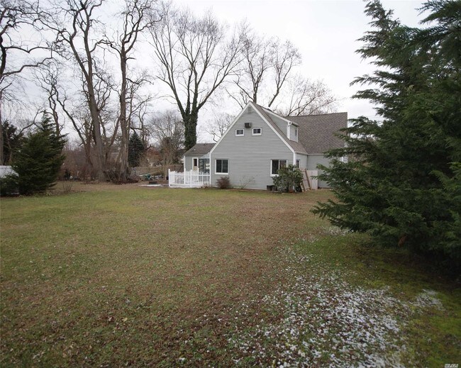 Building Photo - 25 Seaman Neck Rd