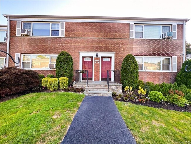 Building Photo - 11 Westview Ave