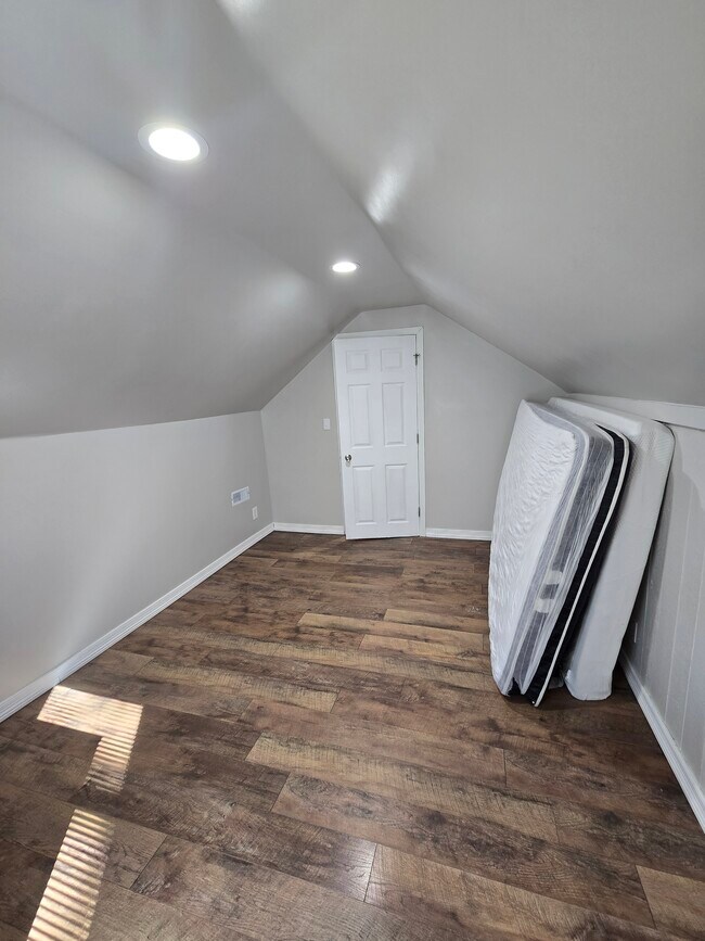 Bedroom - 311 Fountain St