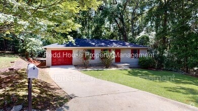 Building Photo - 111 Oakridge Cir