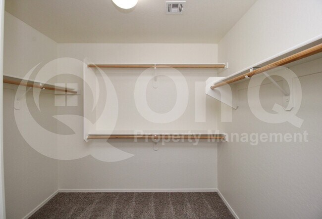 Building Photo - 3834 E Santa Fe Ln