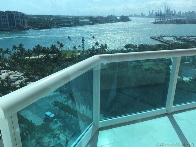 Foto del edificio - 300 South Pointe Dr