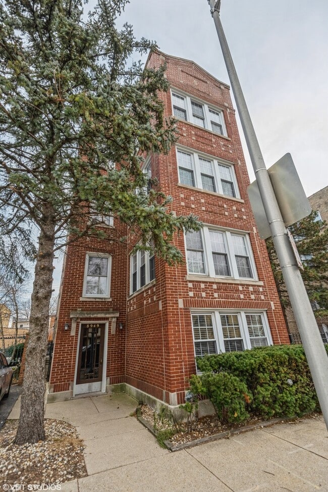 Building Photo - 8949 Skokie Blvd