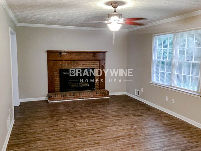 Building Photo - 2840 Creekwood Dr SW