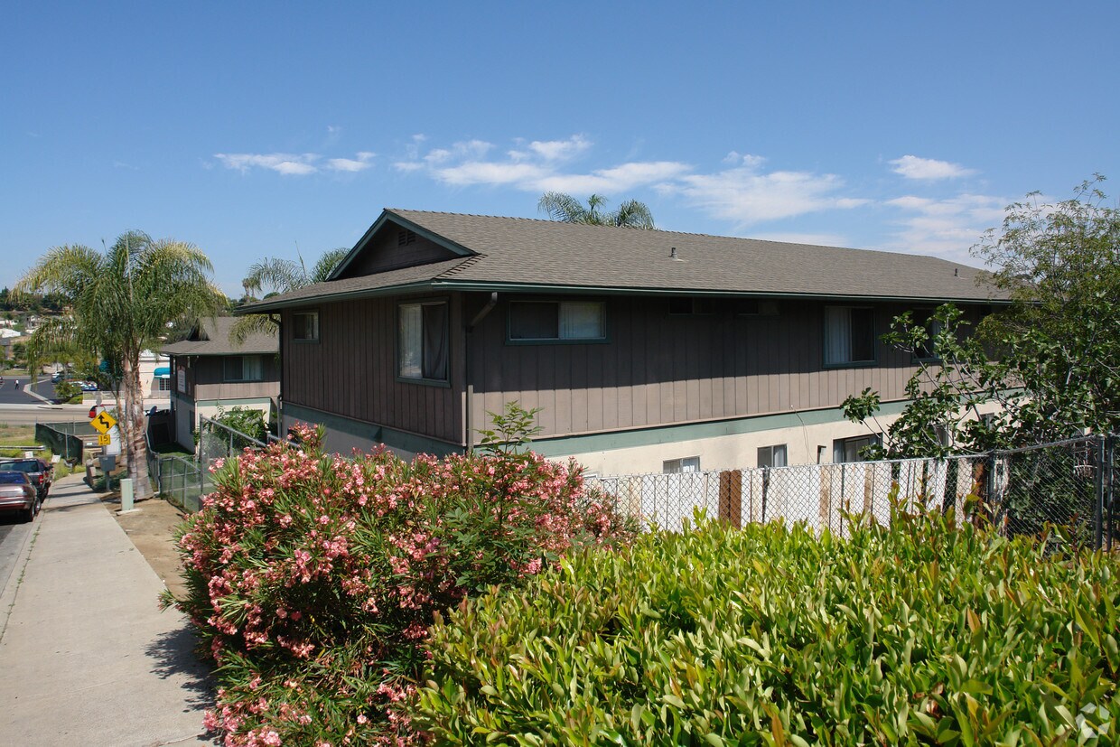 Primary Photo - 310-328 Pala Vista Dr