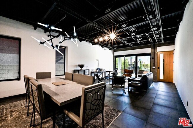 Foto del edificio - 916 Roswell Ave