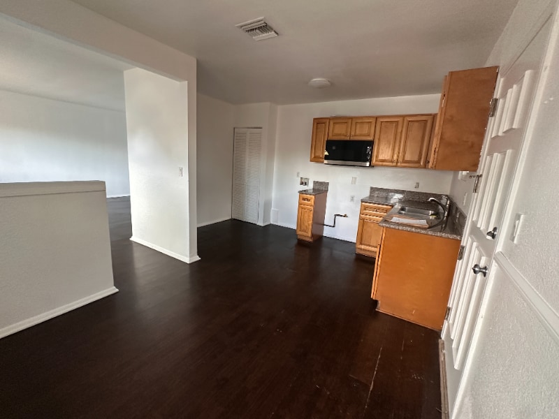 Foto principal - 10929 Buford Ave