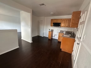 Building Photo - 10929 Buford Ave