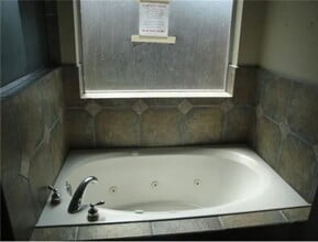 Building Photo - 1803 Ripple Creek Dr