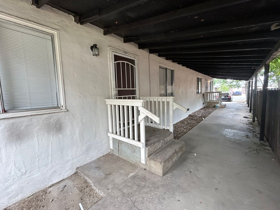 Primary Photo - 1747 Bonnie Brae Ave