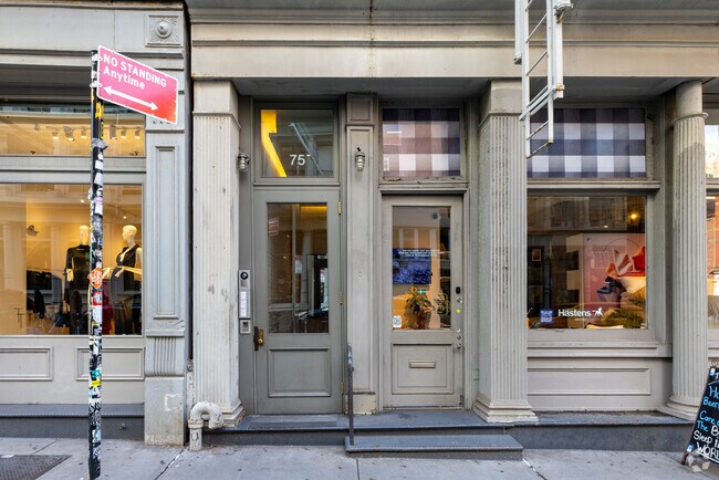 Entrance - 75-85 Grand St