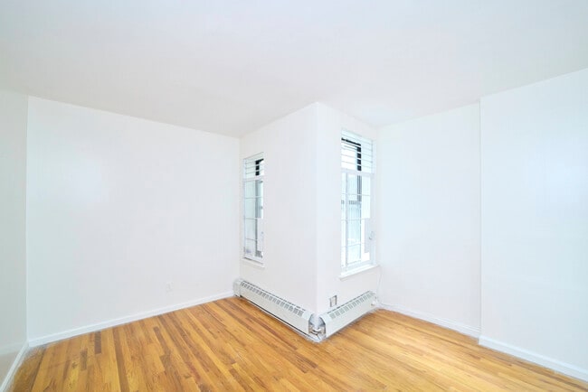 Building Photo - 248 Madison St