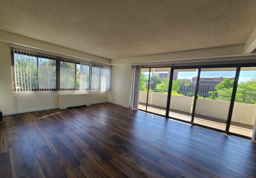 Foto del edificio - 200 N 3rd St