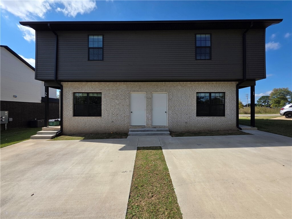 Foto del edificio - 826 N Crater Ave