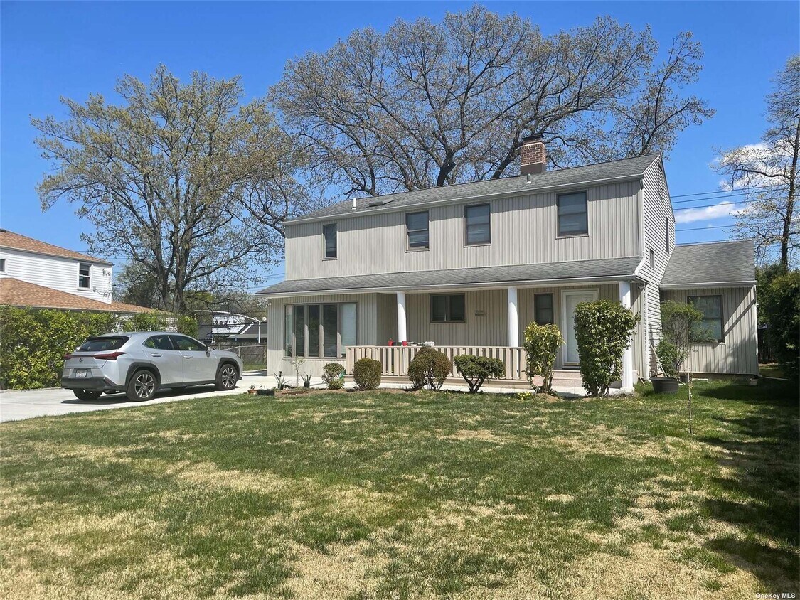 Primary Photo - 10 Deepdale Pkwy