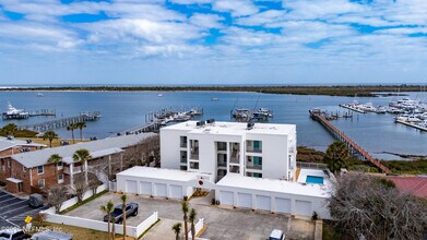 Building Photo - 75 Comares Ave