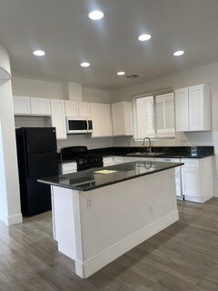 Foto del edificio - 5929 Tamarack Lodge Ln