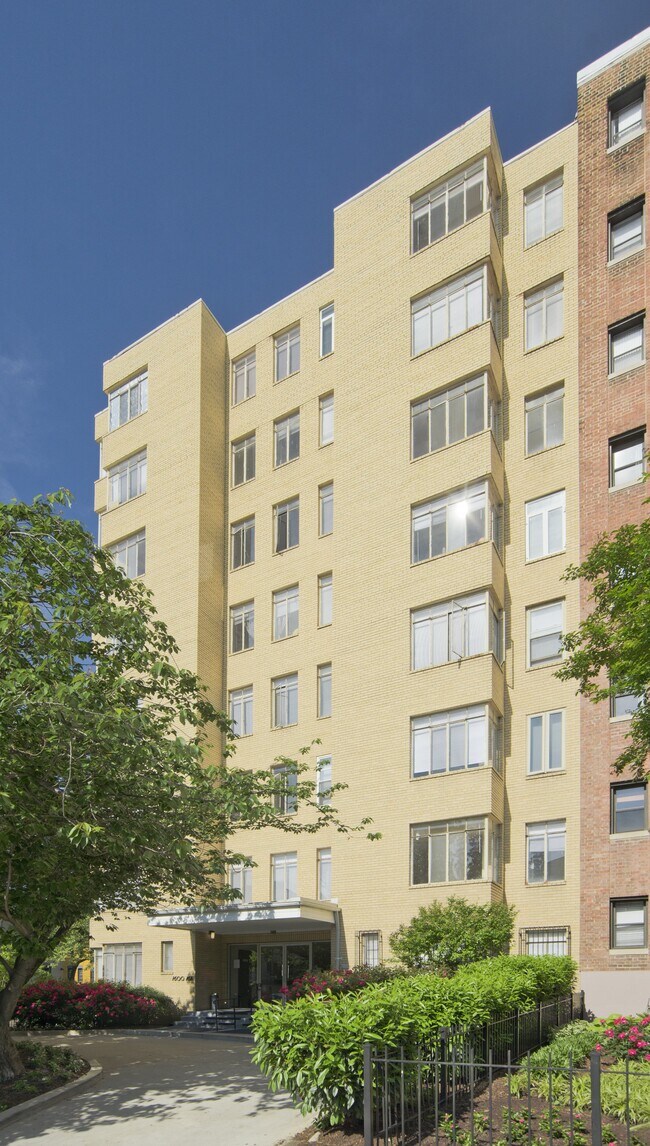 Foto del edificio - Sixteen Hundred Apartments