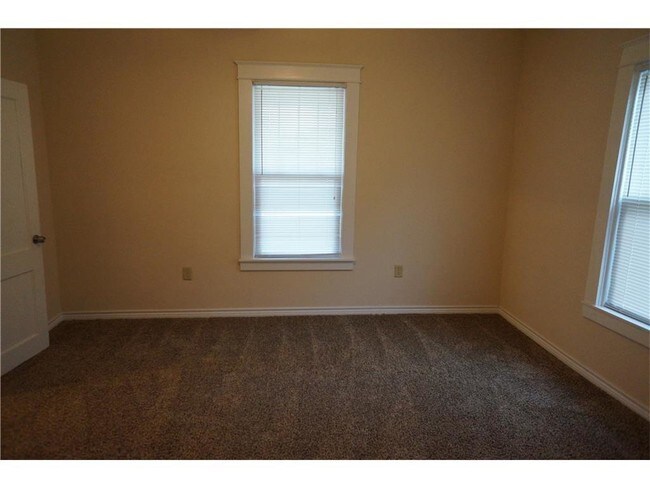 Building Photo - 815 N Virginia St