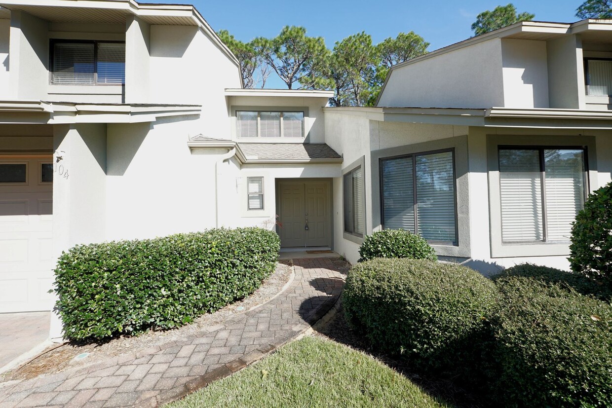 Primary Photo - Updated Townhome in Bluewater Bay