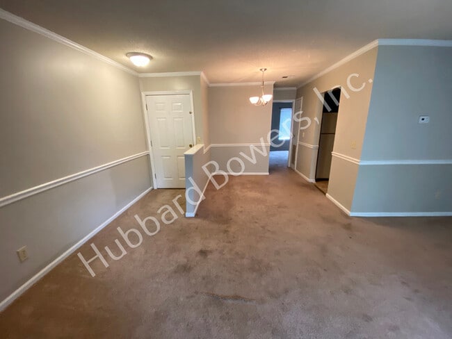 Building Photo - 3840 Overbrook Dr