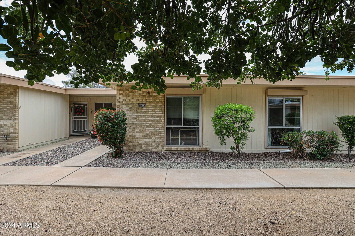 Primary Photo - 16639 N 103rd Ave