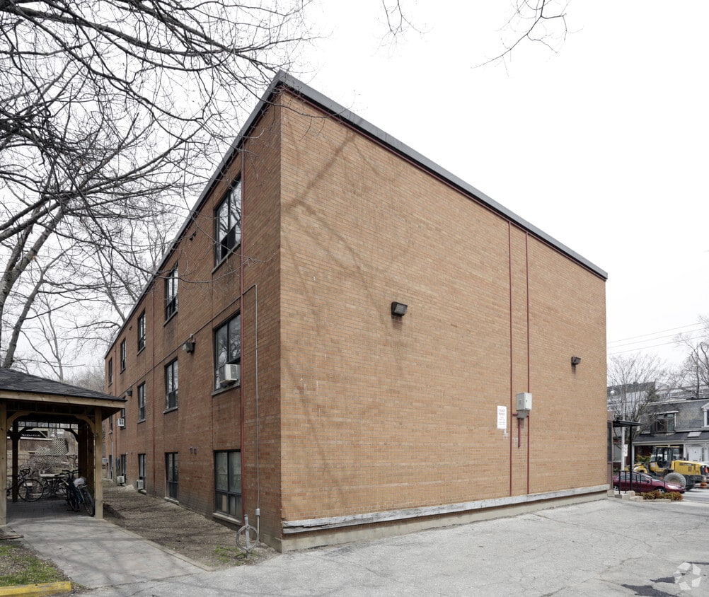 Building Photo - Riverdale Acres