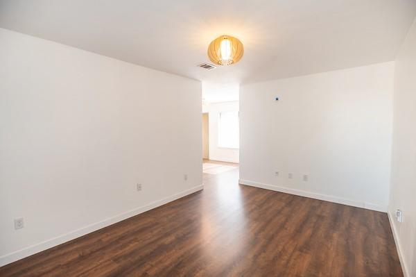 Foto del edificio - 1740 Timber Ridge Rd