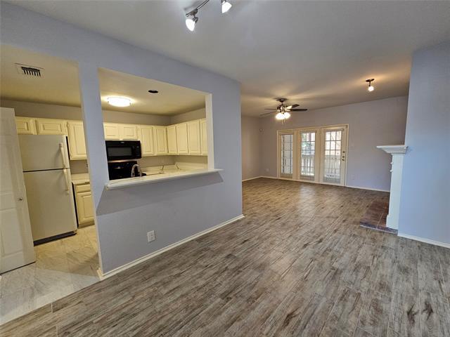 Foto del edificio - 12660 Hillcrest Rd