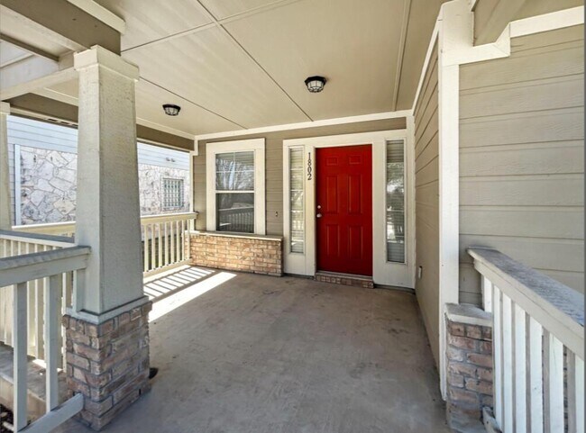 Foto del edificio - 1802 Honey Creek Ln