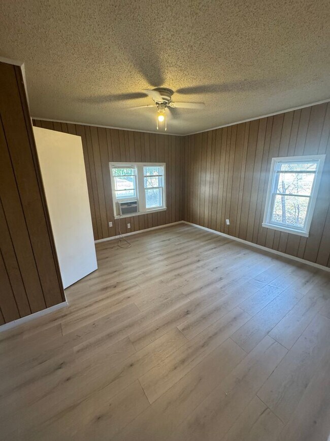 Foto del edificio - 2 bedroom, 1 bath