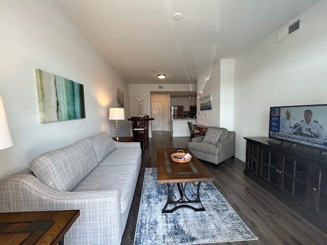 Primary Photo - 555 14th St NW