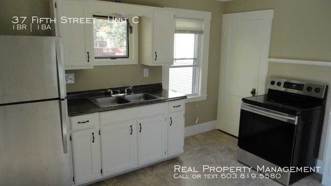 Building Photo - Charming 1 Bedroom Apartment