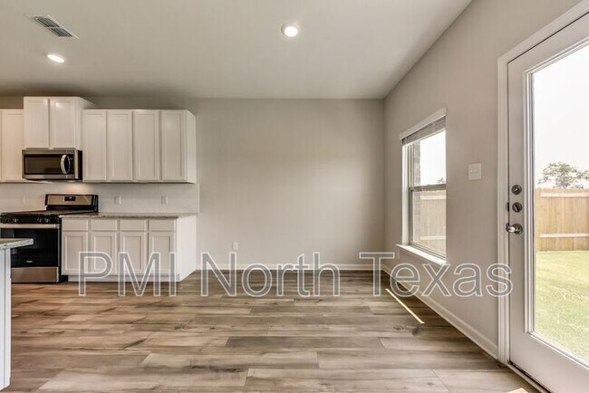 Foto del edificio - 1812 Liam Dr
