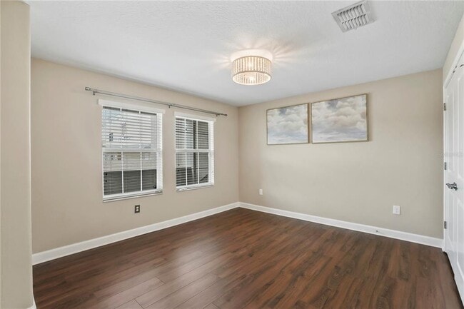 Building Photo - 717 N Rome Ave