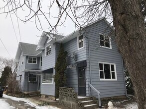4-Plex Apartment - 4246 William St