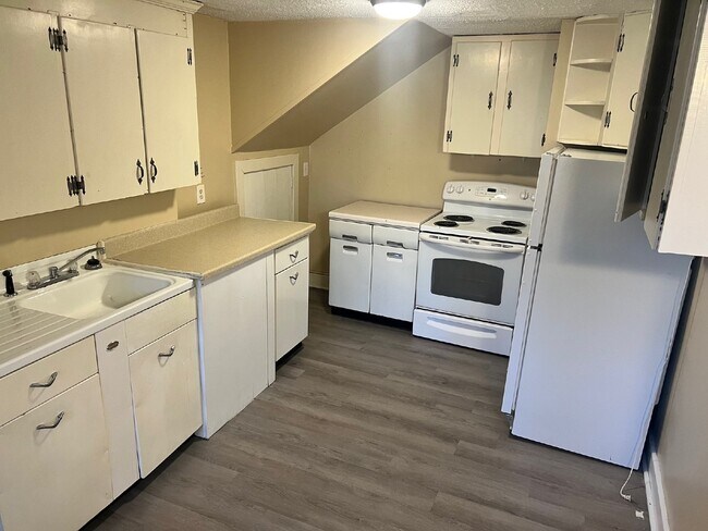 Foto del edificio - Charming 2-Bedroom Duplex Retreat on Mcgah...