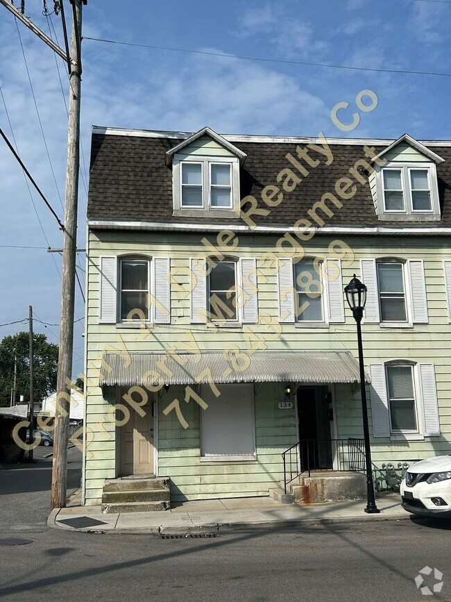 Building Photo - 134 N Newberry St