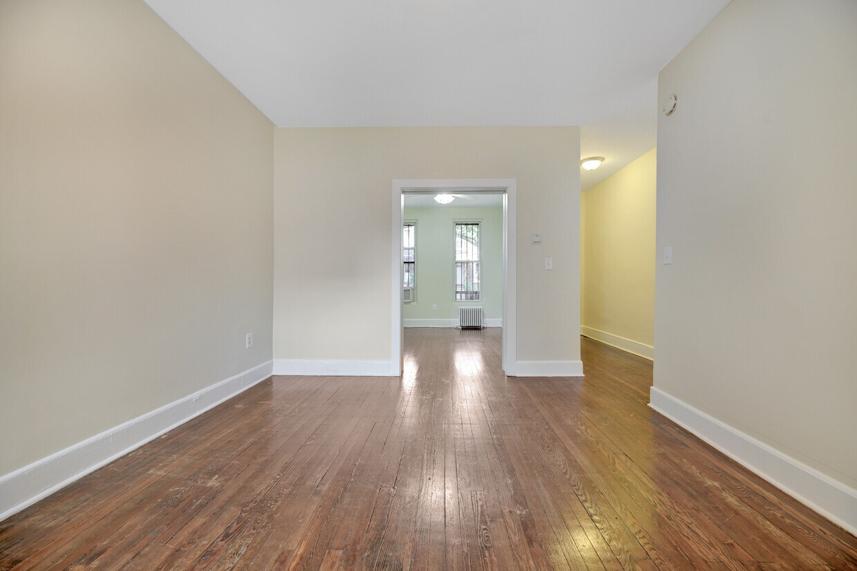 Foto principal - 618 Columbia Rd NW