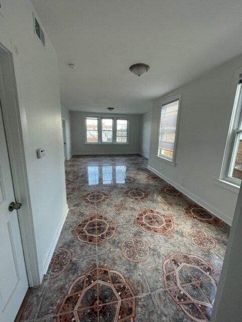 Foto del edificio - 5319 W Fullerton Ave