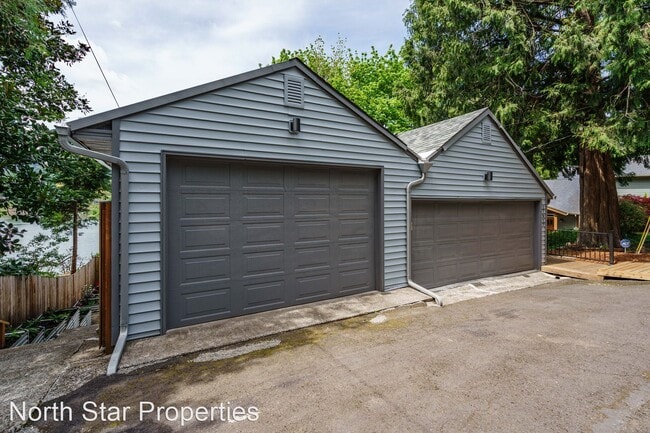 Building Photo - 3 br, 2 bath House - 17517 SE Roethe Pl