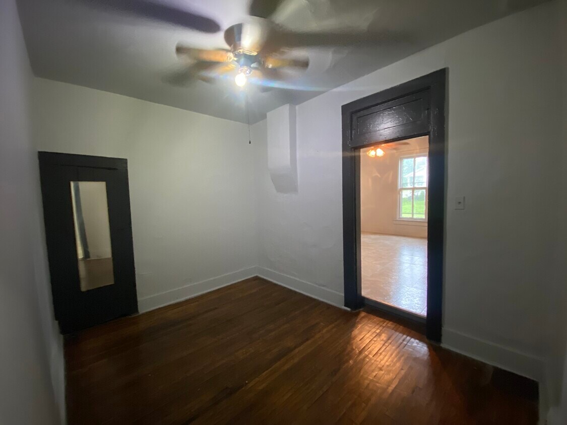Primary Photo - 924 N Franklin St
