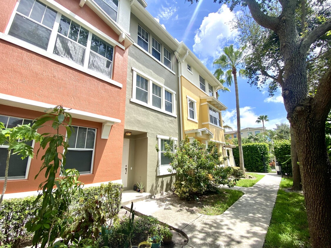 Primary Photo - 500 Pacific Grove Dr