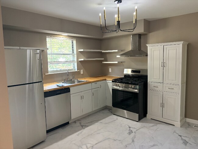 Foto del edificio - 14 Joan Dr