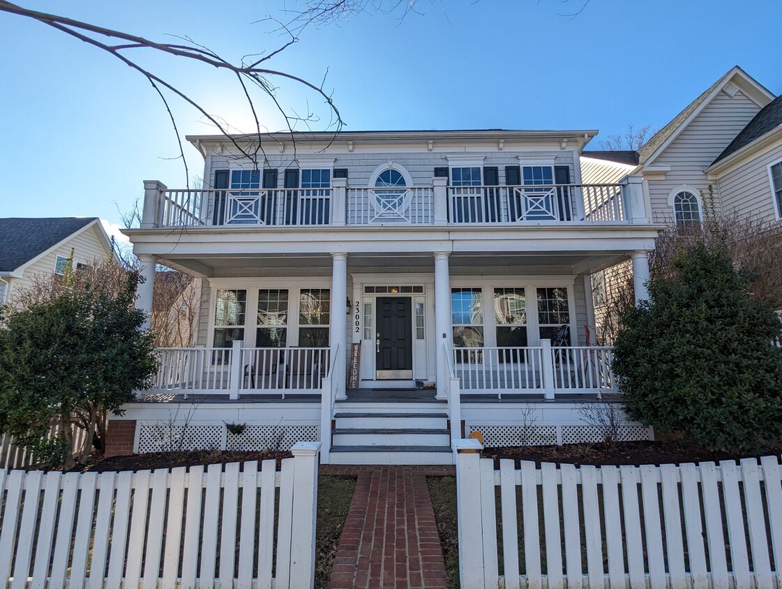 Primary Photo - Impeccably maintained SFH in Clarksburg re...