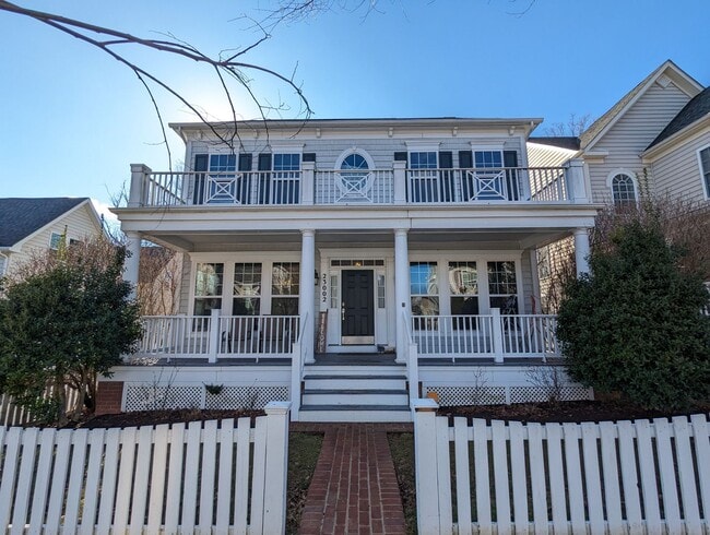 Impeccably maintained SFH in Clarksburg ready for you before the holidays! - Impeccably maintained SFH in Clarksburg ready for you before the holidays! House