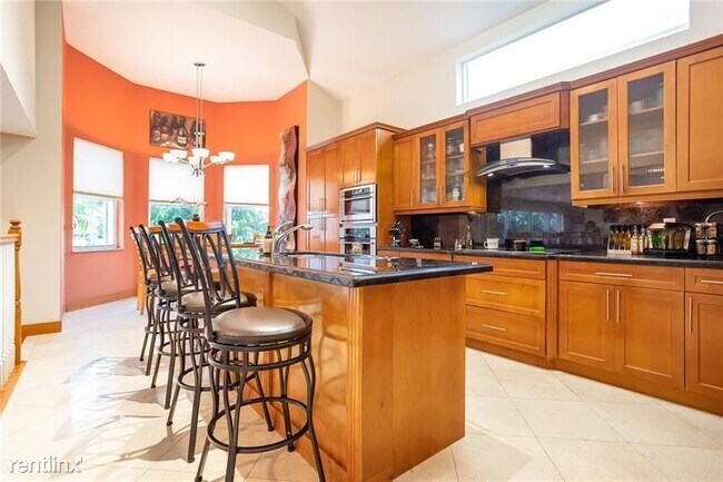 Foto del edificio - 4 br, 3 bath House - 4984 SW 164th Ave