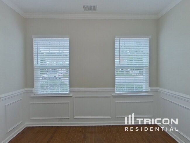 Building Photo - 941 Lynnview Ct