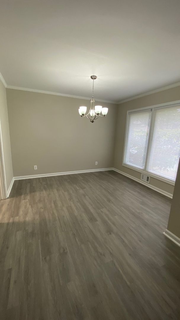Building Photo - HUGE TOTALLY RENOVATED 4/3 BEAUTY In the C...