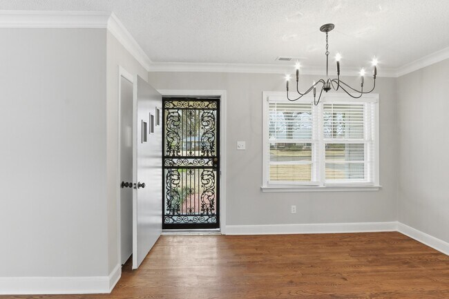 Foto del edificio - 4573 Charleswood Ave